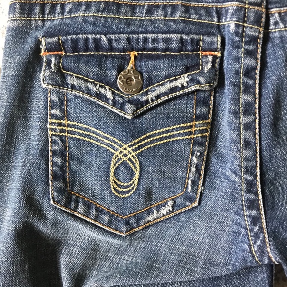 Roxy Jean Capri - Picture 6 of 6